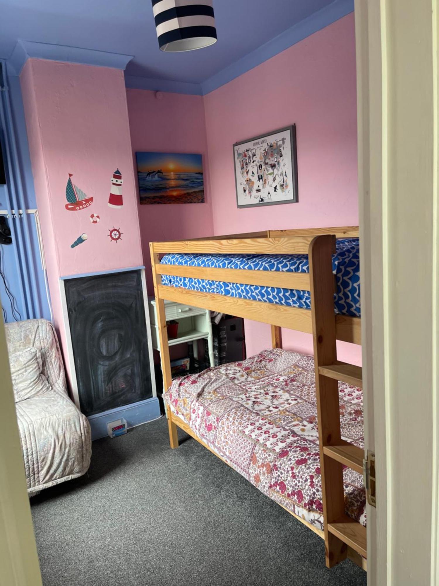 Henrys On The Prom Bed & Breakfast Great Yarmouth Exterior photo